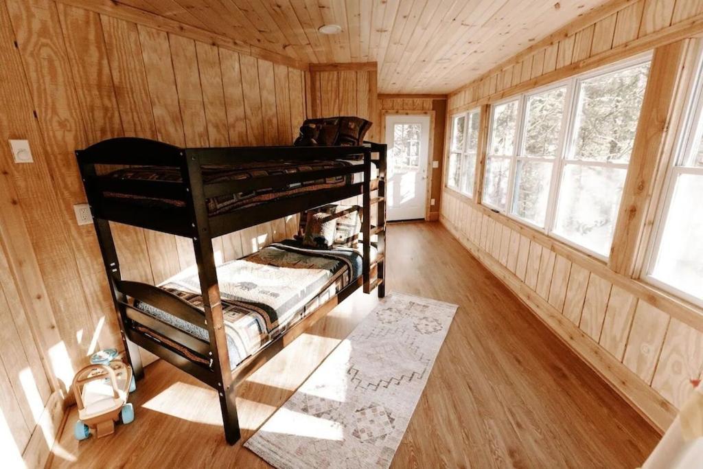 Cabin With Treehouse Views, 3 King Beds, 4 Bunks, And Large Hot Tub! Gatlinburg Exterior foto