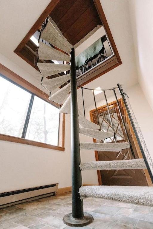 Cabin With Treehouse Views, 3 King Beds, 4 Bunks, And Large Hot Tub! Gatlinburg Exterior foto